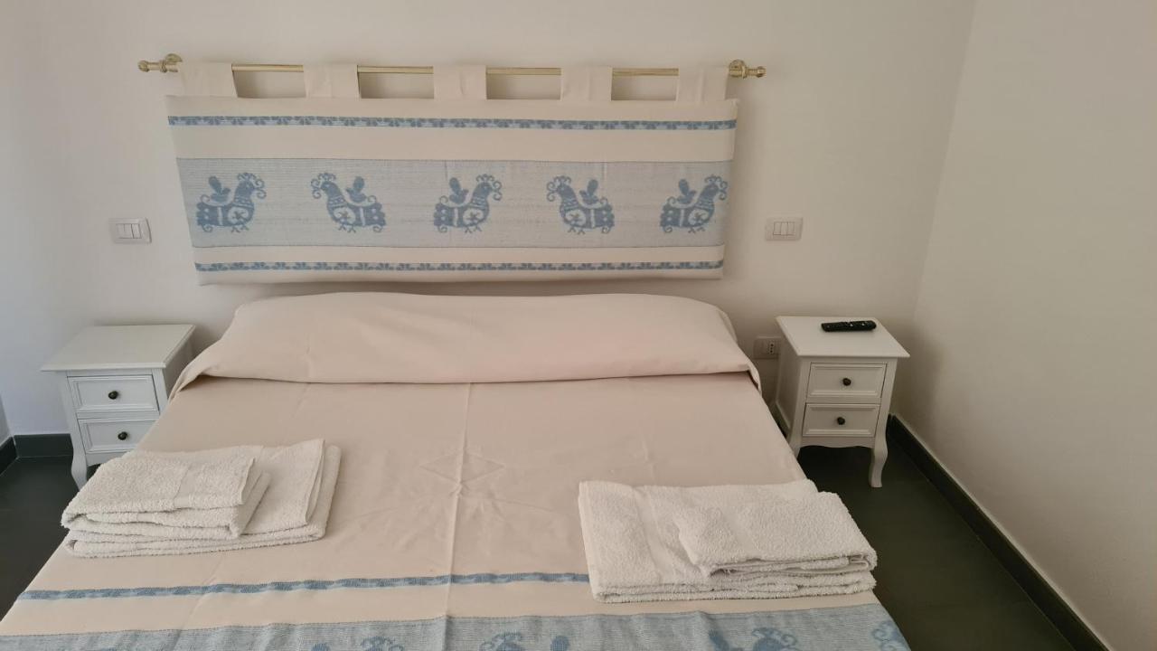 Red & Blue Rooms Ольбия Экстерьер фото