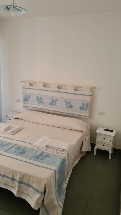 Red & Blue Rooms Ольбия Экстерьер фото